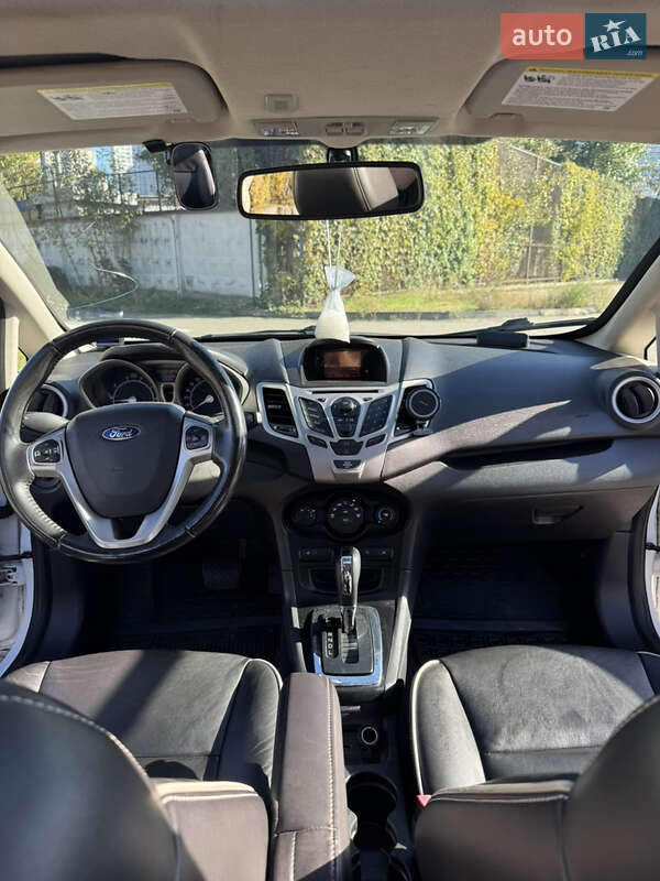 Хэтчбек Ford Fiesta 2012 в Киеве фото 6 Хэтчбек Ford Fiesta 2012 в Киеве