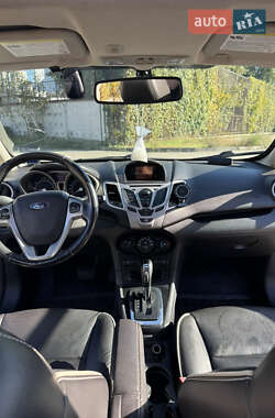 Хэтчбек Ford Fiesta 2012 в 
