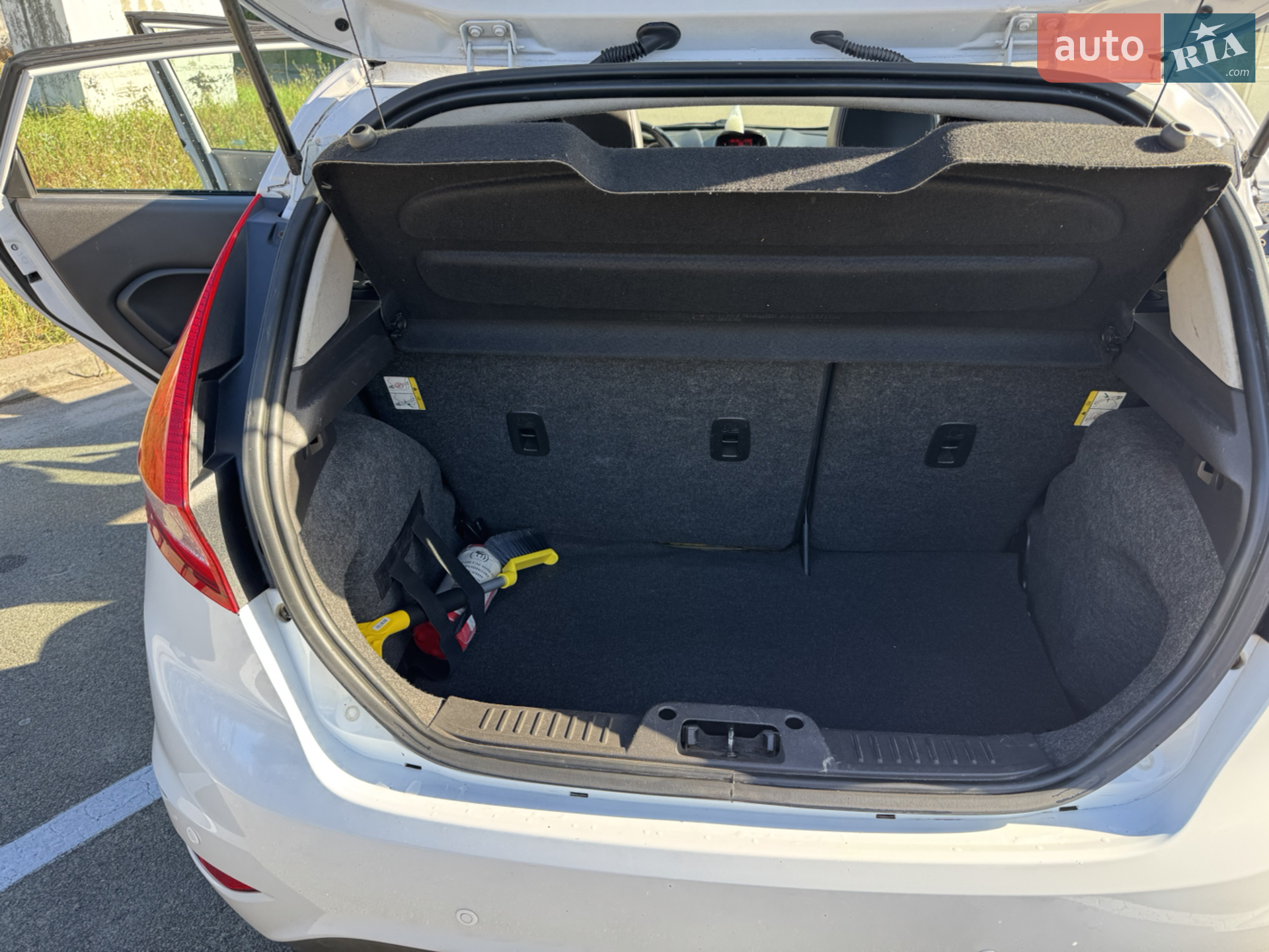 2012 Ford Fiesta - мініатюра 9