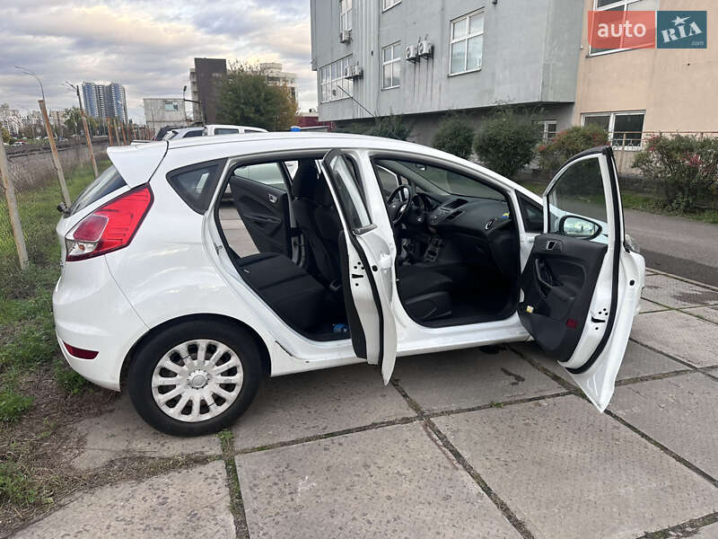 Хэтчбек Ford Fiesta 2016 в Киеве фото 21 Хэтчбек Ford Fiesta 2016 в Киеве