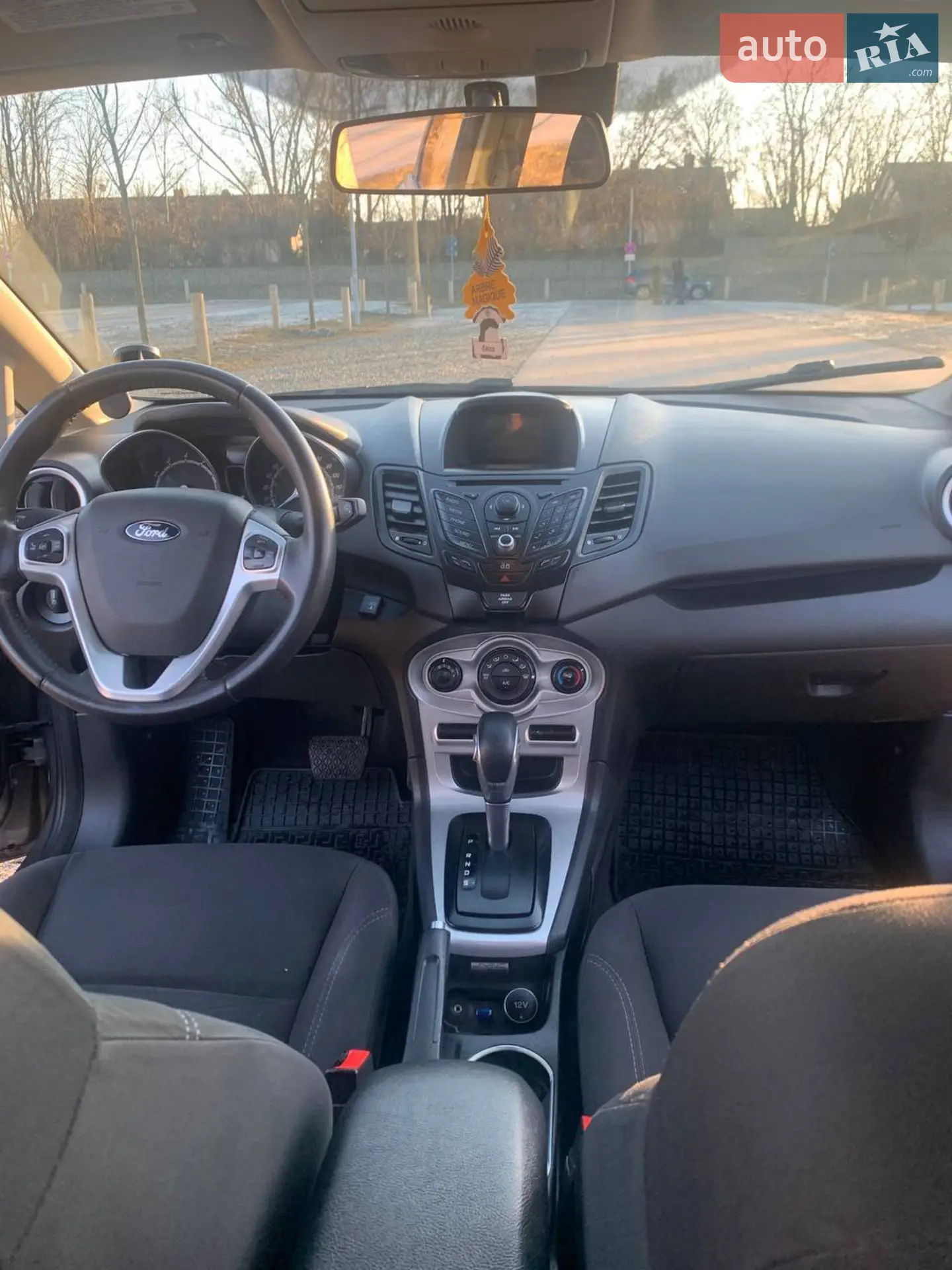 2013 Ford Fiesta - мініатюра 11