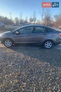 Седан Ford Fiesta 2013 в 