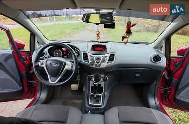 Хэтчбек Ford Fiesta 2011 в 