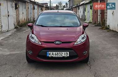 Хэтчбек Ford Fiesta 2011 в 