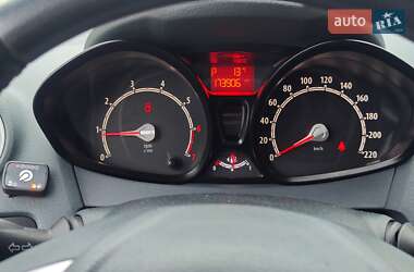 Хэтчбек Ford Fiesta 2011 в 