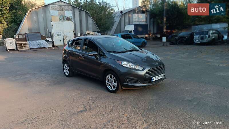 Хэтчбек Ford Fiesta 2016 в Киеве