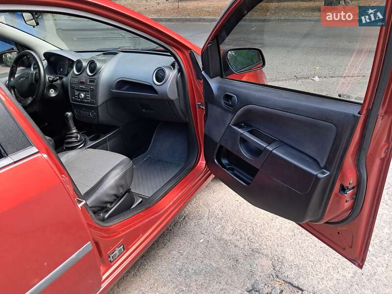 Хэтчбек Ford Fiesta 2007 в Одессе фото 5 Хэтчбек Ford Fiesta 2007 в Одессе