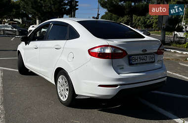 Седан Ford Fiesta 2014 в 