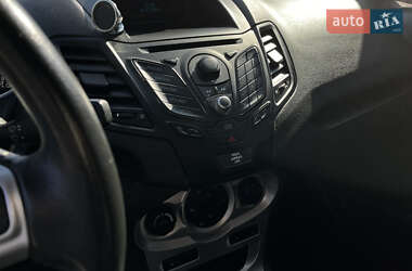 Седан Ford Fiesta 2014 в 