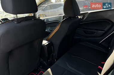 Седан Ford Fiesta 2014 в 