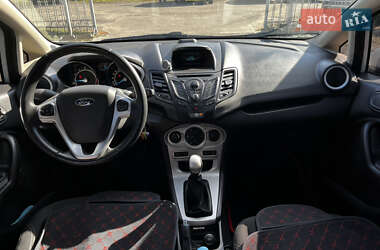 Седан Ford Fiesta 2014 в 