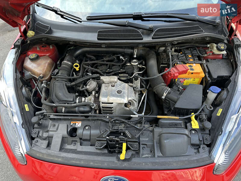 Хэтчбек Ford Fiesta 2016 в Чернигове
