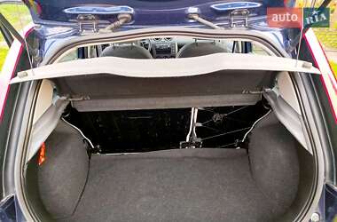 Хетчбек Ford Fiesta 2002 в  фото 8 Хетчбек Ford Fiesta 2002 в