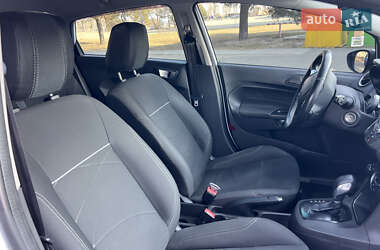 Хетчбек Ford Fiesta 2013 в 