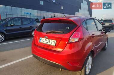 Хэтчбек Ford Fiesta 2018 в 