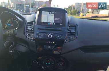 Хэтчбек Ford Fiesta 2018 в 