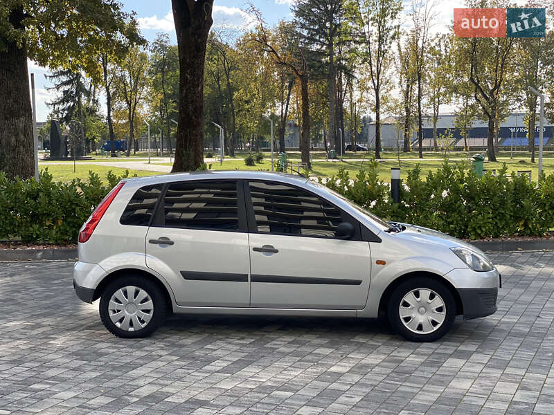 Хетчбек Ford Fiesta 2007 в Мукачевому
