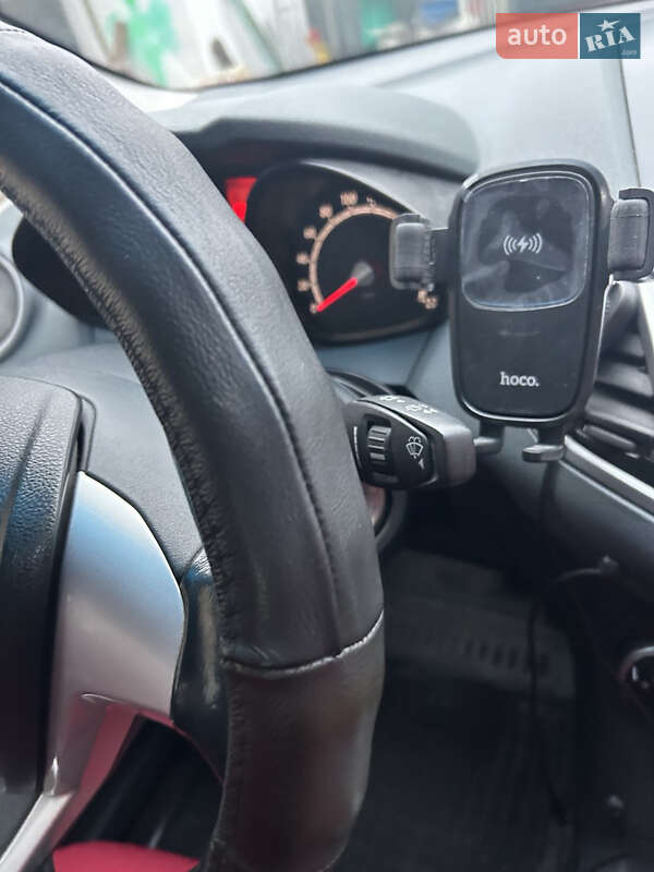 Хетчбек Ford Fiesta 2011 в Вінниці фото 7 Хетчбек Ford Fiesta 2011 в Вінниці