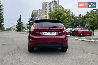 Хэтчбек Ford Fiesta 2013 в 