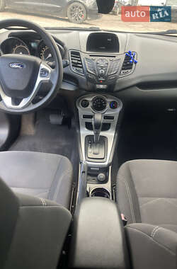 Хэтчбек Ford Fiesta 2018 в 