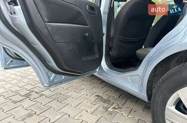 Хэтчбек Ford Fiesta 2005 в 