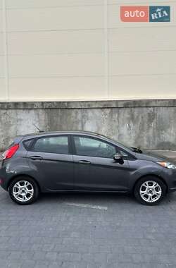 Седан Ford Fiesta 2015 в 