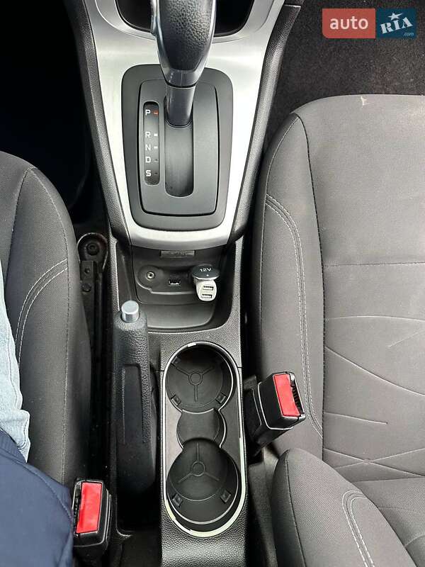 Седан Ford Fiesta 2015 в Львове