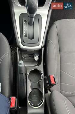 Седан Ford Fiesta 2015 в 