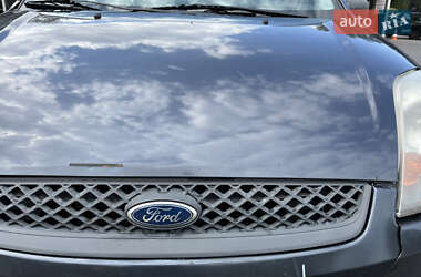 Хэтчбек Ford Fiesta 2006 в 