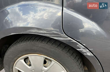 Хэтчбек Ford Fiesta 2006 в 
