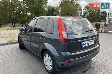Хэтчбек Ford Fiesta 2006 в 