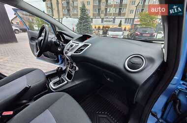 Хэтчбек Ford Fiesta 2012 в 