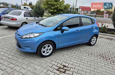 Хэтчбек Ford Fiesta 2012 в 