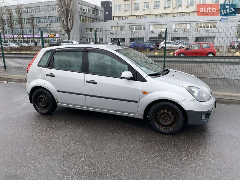 Хетчбек Ford Fiesta 2006 в Києві фото 8 Хетчбек Ford Fiesta 2006 в Києві