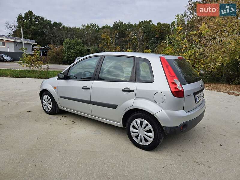 Хетчбек Ford Fiesta 2008 в Обухові