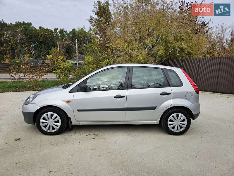 Хетчбек Ford Fiesta 2008 в Обухові