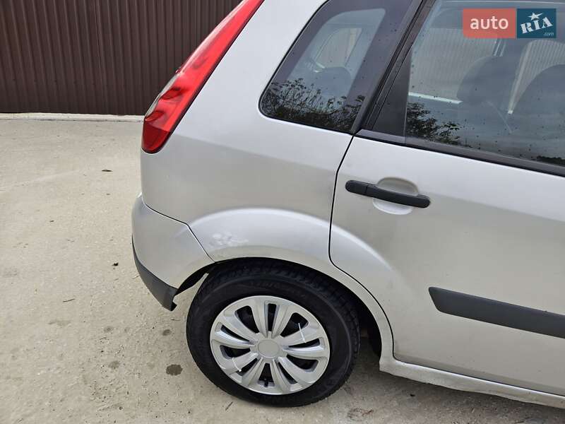 Хетчбек Ford Fiesta 2008 в Обухові