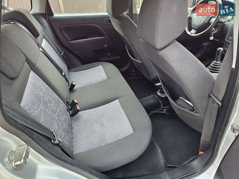 Хетчбек Ford Fiesta 2008 в Обухові
