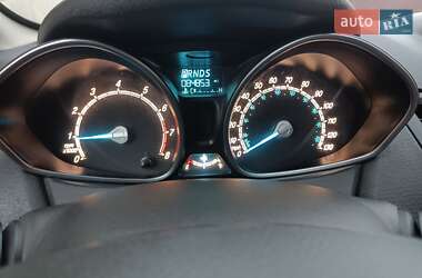 Седан Ford Fiesta 2016 в  фото 3 Седан Ford Fiesta 2016 в