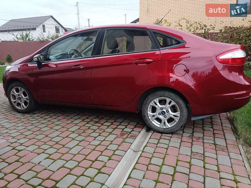 Седан Ford Fiesta 2016 в Виннице