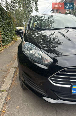 Седан Ford Fiesta 2016 в  фото 5 Седан Ford Fiesta 2016 в
