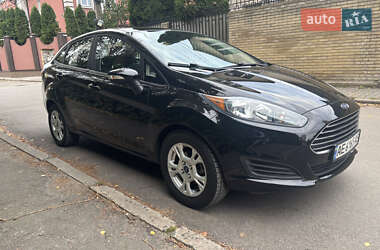 Седан Ford Fiesta 2016 в  фото 6 Седан Ford Fiesta 2016 в