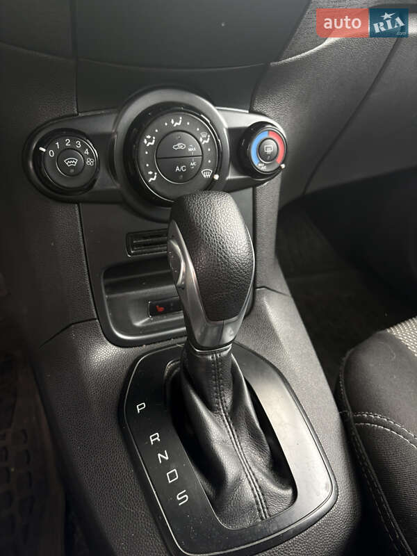 Хэтчбек Ford Fiesta 2016 в Глевахе