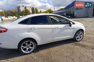 Седан Ford Fiesta 2014 в  фото 13 Седан Ford Fiesta 2014 в