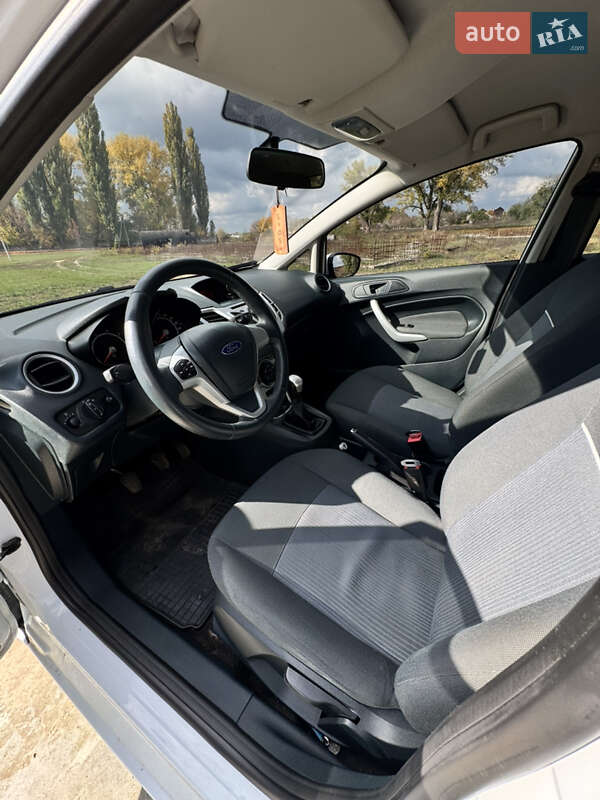 Хэтчбек Ford Fiesta 2012 в Ананьеве
