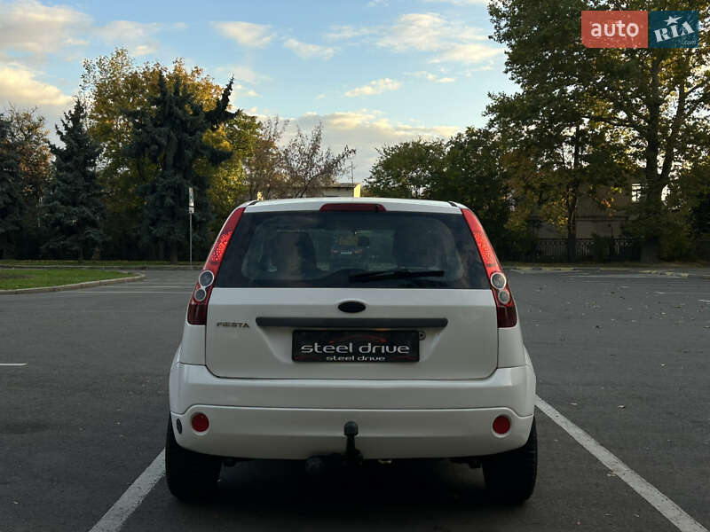 Хэтчбек Ford Fiesta 2007 в Николаеве