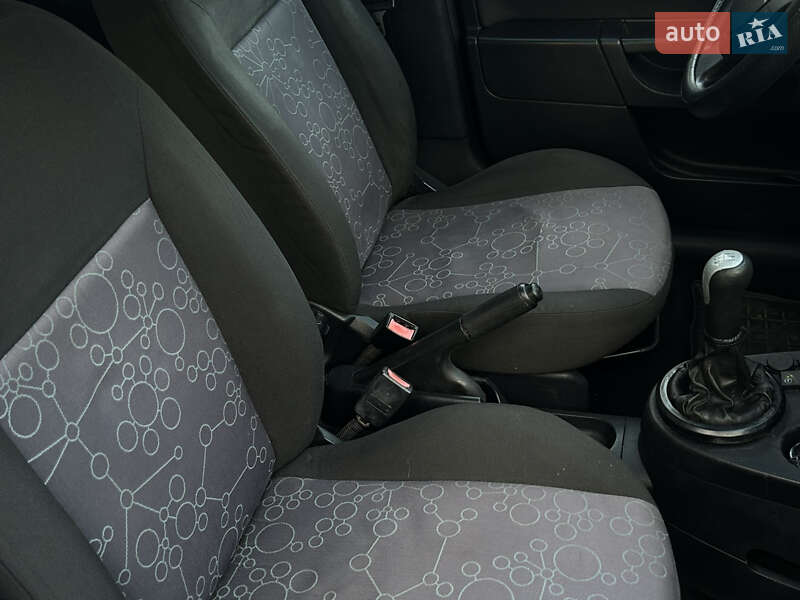 Хэтчбек Ford Fiesta 2007 в Николаеве