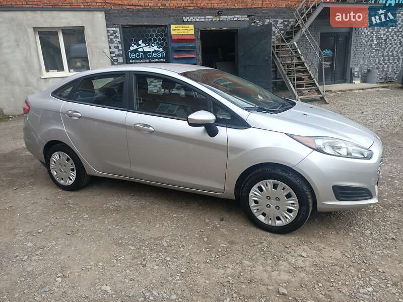 Седан Ford Fiesta 2017 в Ивано-Франковске