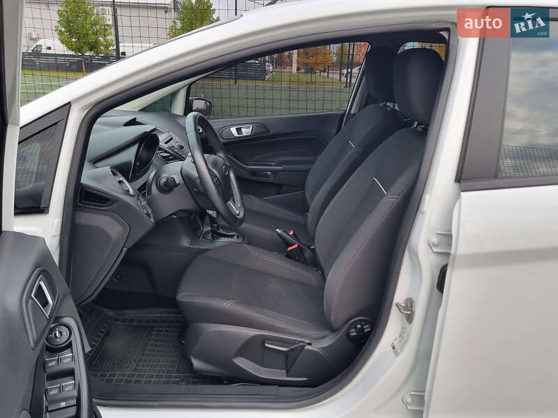 Хэтчбек Ford Fiesta 2014 в Мукачево