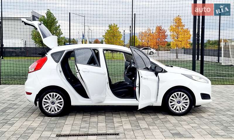 Хэтчбек Ford Fiesta 2014 в Мукачево